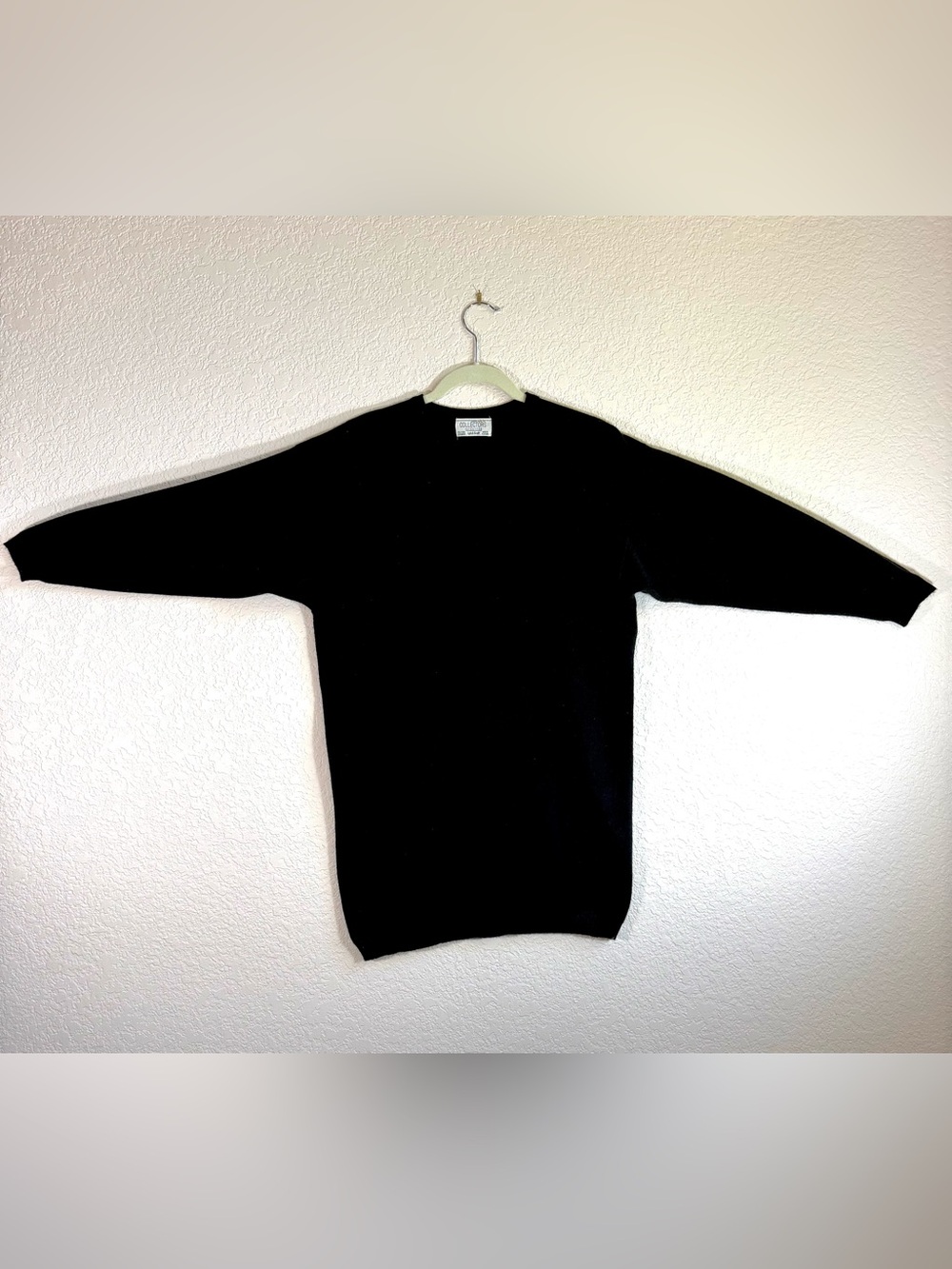 Women's Black Cashmere Crewneck Sweater - Classic Comfort - Lenght 32”
